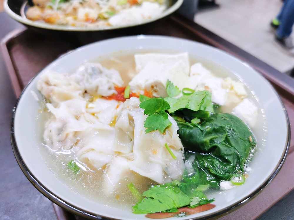 霧峰平價美食 多麵手貴州風味小吃 剁椒魚湯麵酸辣好夠味 點餐機自助點餐好方便