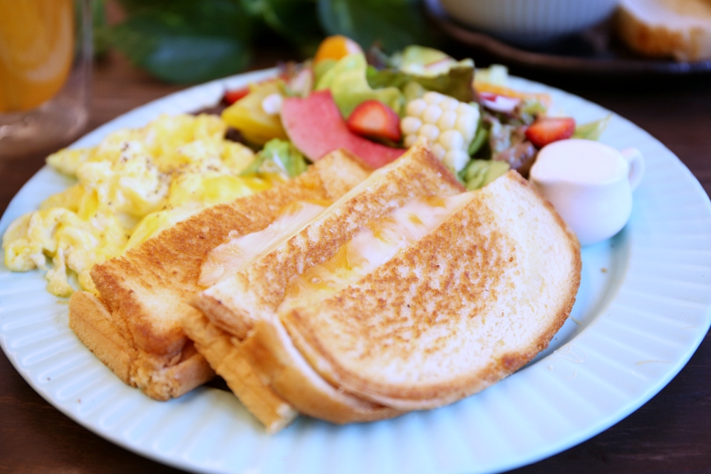 阿飛brunch 隱身巷弄的台中火車站森林系人氣早午餐