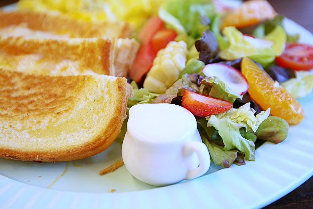 阿飛brunch 隱身巷弄的台中火車站森林系人氣早午餐