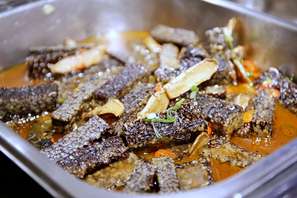 鍋好日 火鍋燒肉全上桌！還有滿滿火鍋食材、熟食、冰淇淋等自助吧吃到飽 台中火烤二吃推薦