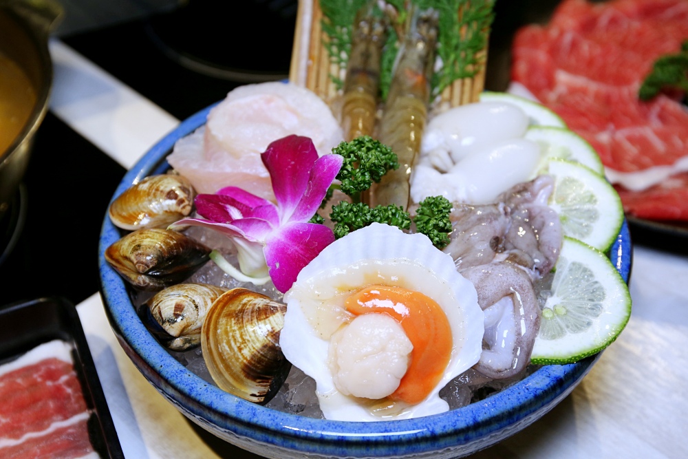 鍋好日 火鍋燒肉全上桌！還有滿滿火鍋食材、熟食、冰淇淋等自助吧吃到飽 台中火烤二吃推薦