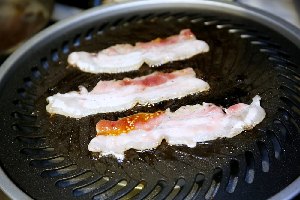 鍋好日 火鍋燒肉全上桌！還有滿滿火鍋食材、熟食、冰淇淋等自助吧吃到飽 台中火烤二吃推薦