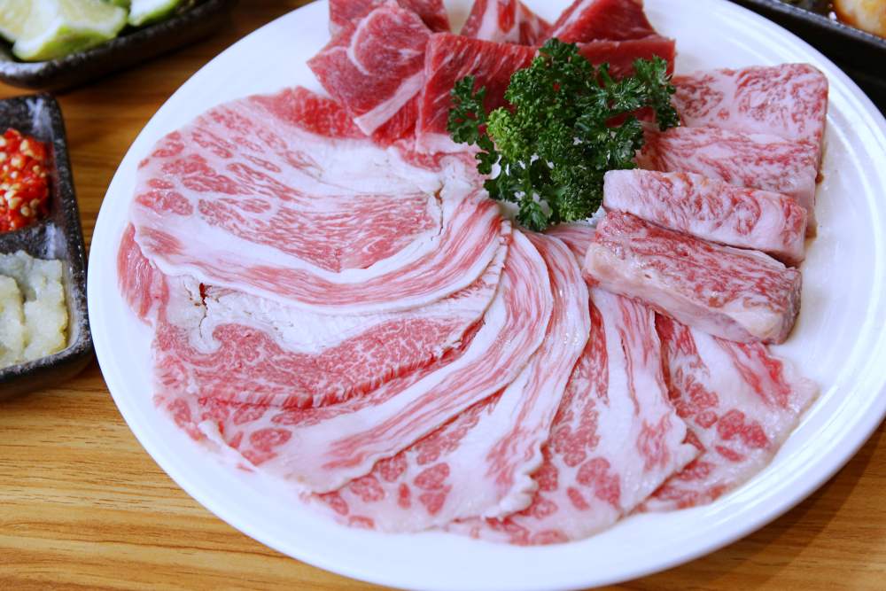 (已歇業)秋今醉 逢甲夜市燒肉店 一次就能吃到二種日本A5和牛好奢華