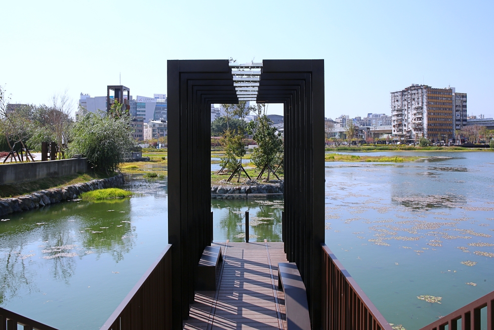 台中車站周邊景點 帝國製糖廠湧泉公園，台中萬坪大公園裡的日本歷史建築