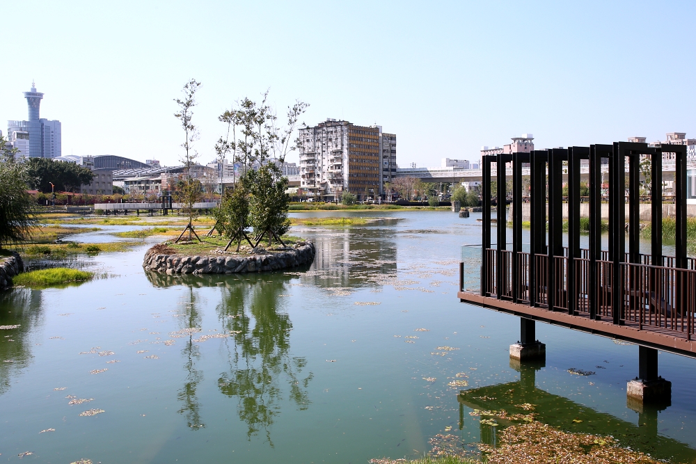 台中車站周邊景點 帝國製糖廠湧泉公園，台中萬坪大公園裡的日本歷史建築