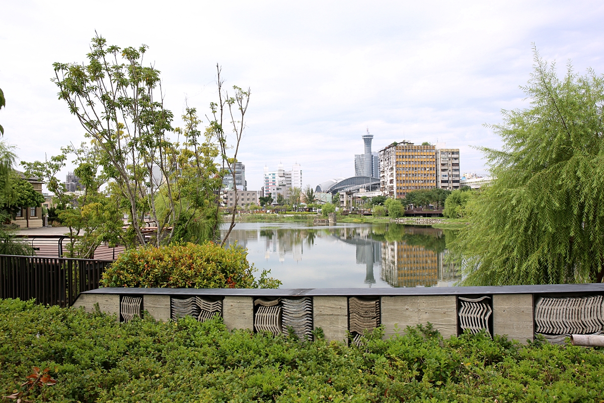 台中車站周邊景點 帝國製糖廠湧泉公園，台中萬坪大公園裡的日本歷史建築