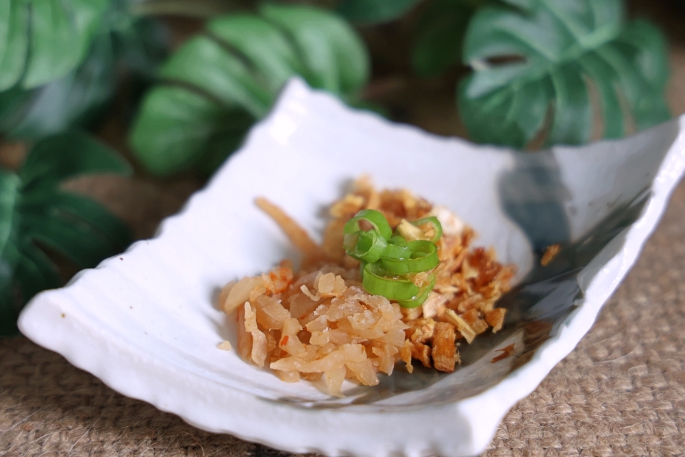 杜桑灶咖 手打烏龍麵Q彈好咕溜，餛飩皮Q肉鮮好吃到爆表！