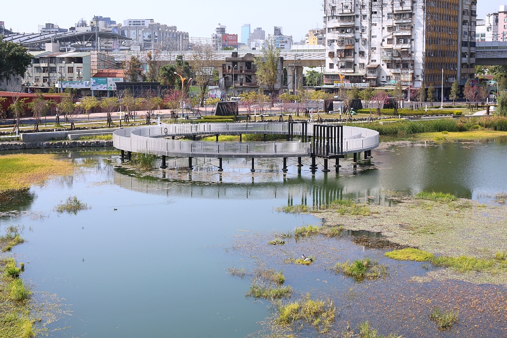 台中車站周邊景點 帝國製糖廠湧泉公園，台中萬坪大公園裡的日本歷史建築