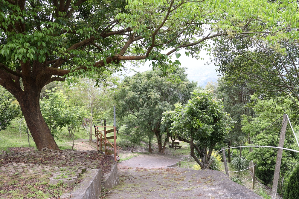 周家花園 森林系寵物安樂園 為生命畫下美麗句點