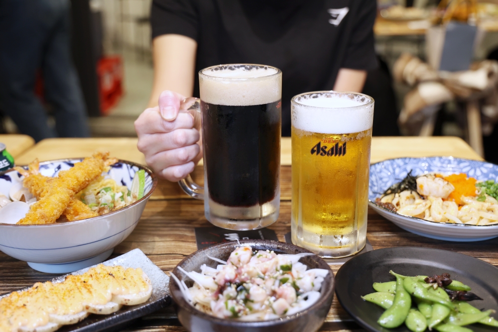 小小麥 隱藏在汽車修配廠裡的居酒屋，海鮮串燒配生啤真的超讚！