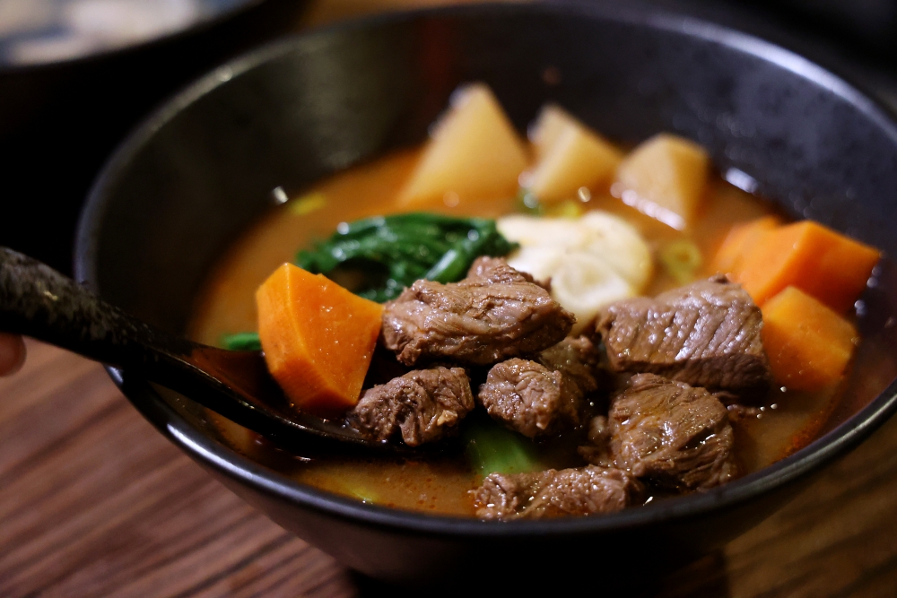 東瑤堂 賣酒不賣藥的復古中藥行 牛肉水餃配必魯超讚！