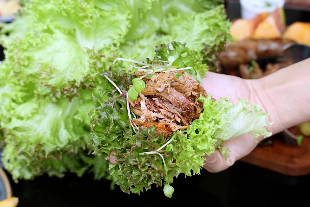 力芽咖啡 | 文心森林公園旁，貓頭鷹與綠植的輕食咖啡廳，還有超大戶外遊戲空間！