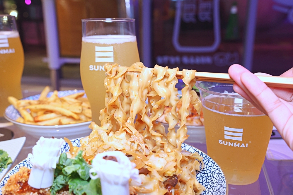 SUNMAI BAR PARK2店 | 金色三麥全新風格餐酒吧，自助啤酒區1小時暢飲$399起，科技紫時尚又夢幻！