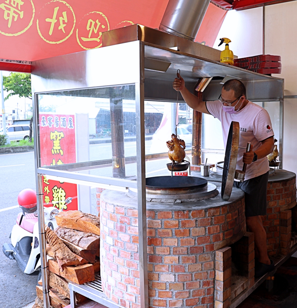 豪客居酒屋 | 斗六最強窯烤雞！炭烤串燒、窯烤羊排都經典，還有超少見分子冰淇淋，斗六居酒屋推薦！！