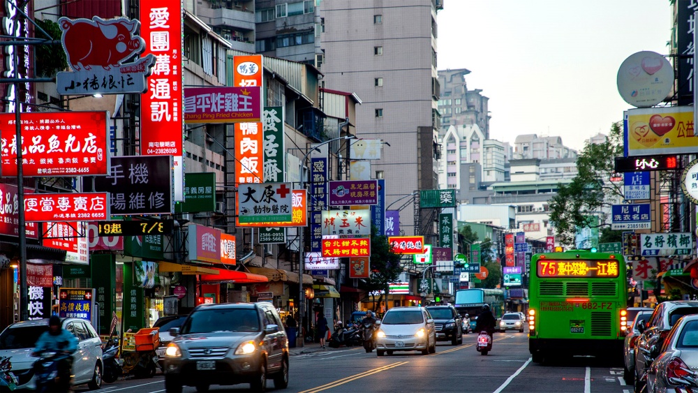 亨都建設 | 離開台中高鐵第一棟精品建築，單元二跳島式景觀宅