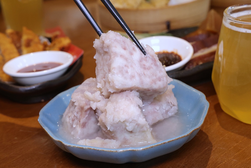 有春茶館 | 堆高高草莓冰好過癮，古早味辦桌台菜好吃又飽足，台中山海臺菜餐廳。