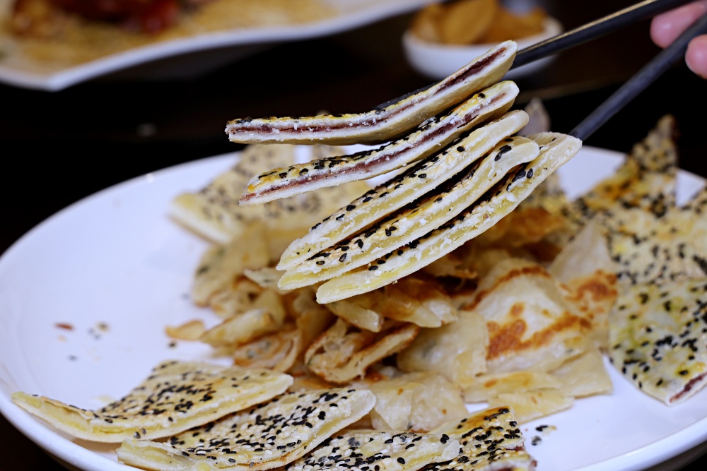 爸爸酸菜白肉鍋太順店 | 太平首推生日宴餐廳，依壽星年齡提供專屬慶生布置，送生日禮再送蛋糕，太平聚餐餐廳推薦！