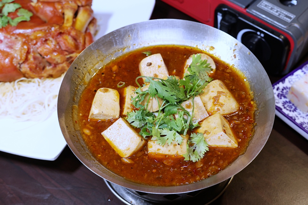 爸爸酸菜白肉鍋太順店 | 太平首推生日宴餐廳，依壽星年齡提供專屬慶生布置，送生日禮再送蛋糕，太平聚餐餐廳推薦！