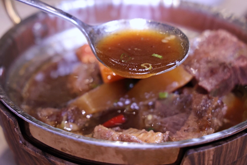 京都牛肉飯 Gubaben | 首間日本味牛肉飯專賣店，復刻上咖啡牛肉飯好滋味，白飯無限續碗！