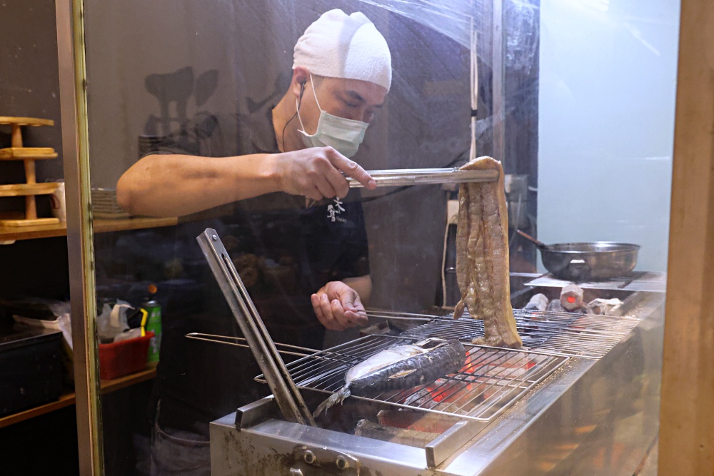 禾倉酒場 | 有熱炒、烤物和壽司的平價居酒屋，餐點大份量，營業到凌晨一點，大里聚餐餐廳好選擇！