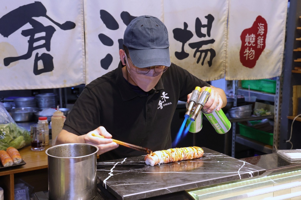 禾倉酒場 | 有熱炒、烤物和壽司的平價居酒屋，餐點大份量，營業到凌晨一點，大里聚餐餐廳好選擇！