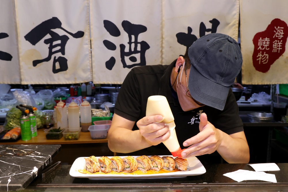 禾倉酒場 | 有熱炒、烤物和壽司的平價居酒屋，餐點大份量，營業到凌晨一點，大里聚餐餐廳好選擇！