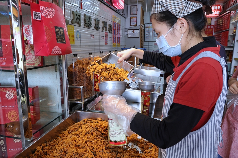 廣記肉鬆專門店 | 台中第三市場60年老店，肉鬆、肉乾、蒜味肉紙新鮮涮嘴，過年必買台中伴手禮！