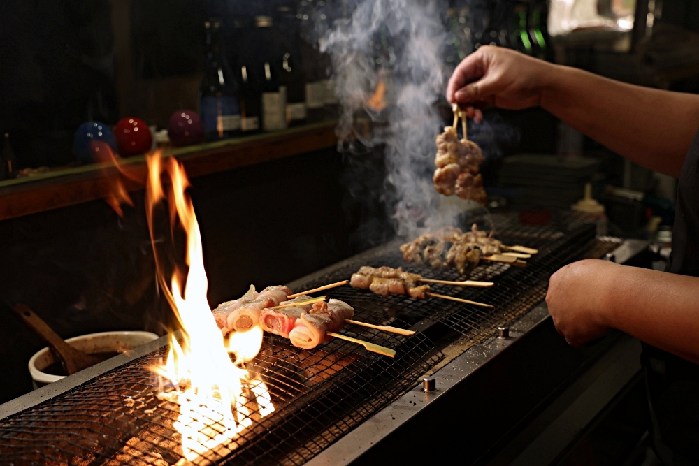 將軍府勤美店 | 草悟道深夜食堂，炭火串燒、肥美生蠔、日本清酒，台中居酒屋推薦！