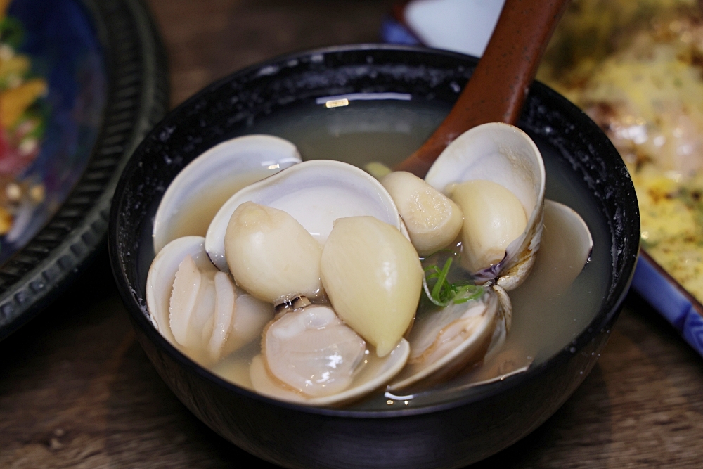 將軍府勤美店 | 草悟道深夜食堂，炭火串燒、肥美生蠔、日本清酒，台中居酒屋推薦！