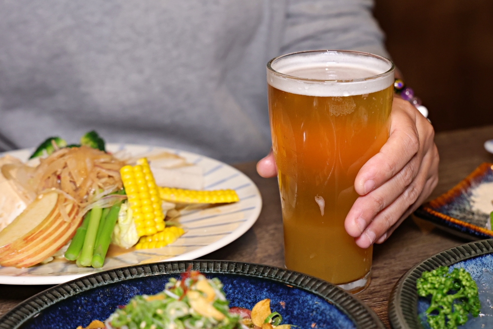 將軍府勤美店 | 草悟道深夜食堂，炭火串燒、肥美生蠔、日本清酒，台中居酒屋推薦！