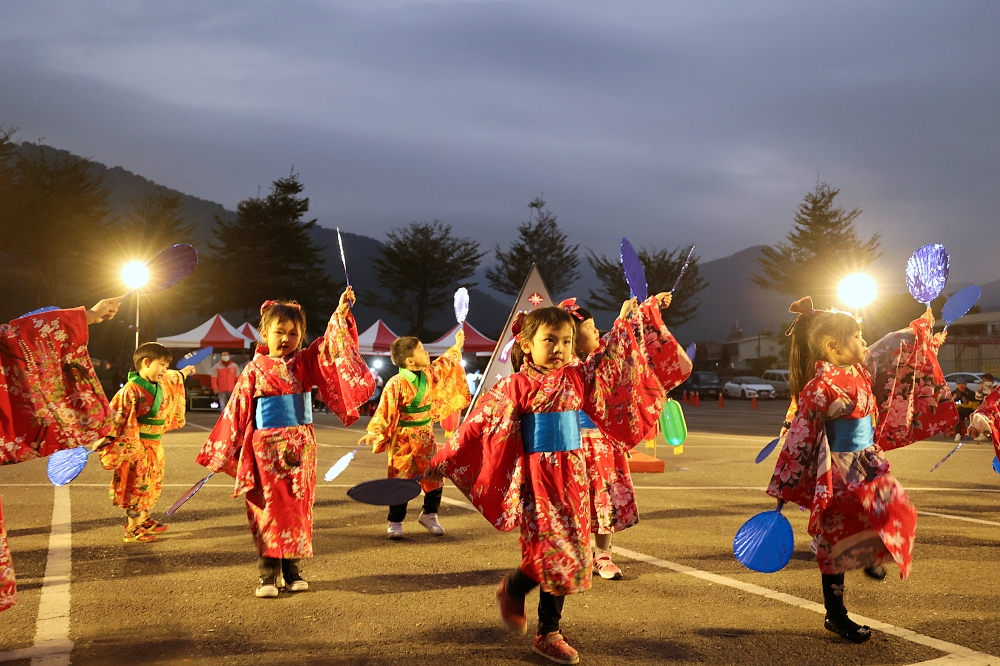 埔里森林逐燈祭 | 2023埔里燈會融入濃濃山城特色，拎著松果提燈、森林火炬漫步森林小徑好浪漫！