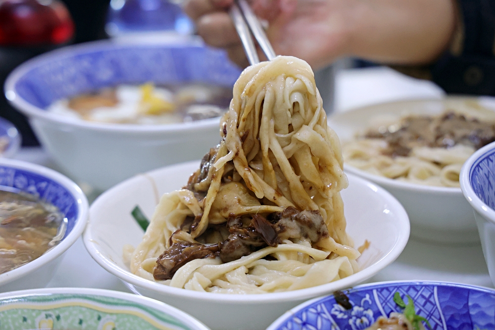 老士官長擀麵 | 來清水必吃眷村老味道，內行人最愛擀麵配蔬菜蛋湯！