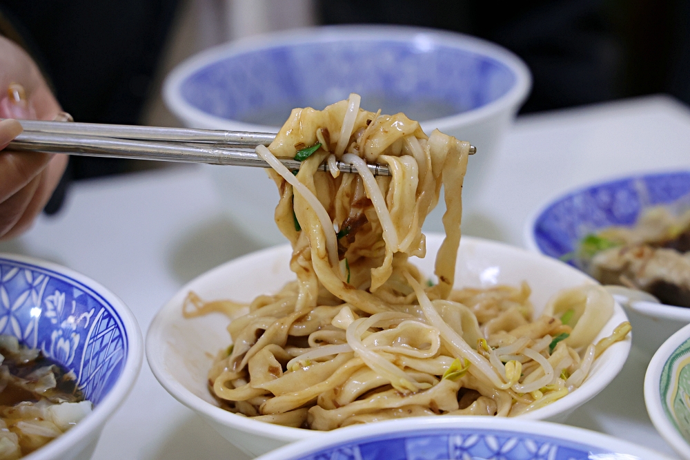 老士官長擀麵 | 來清水必吃眷村老味道，內行人最愛擀麵配蔬菜蛋湯！