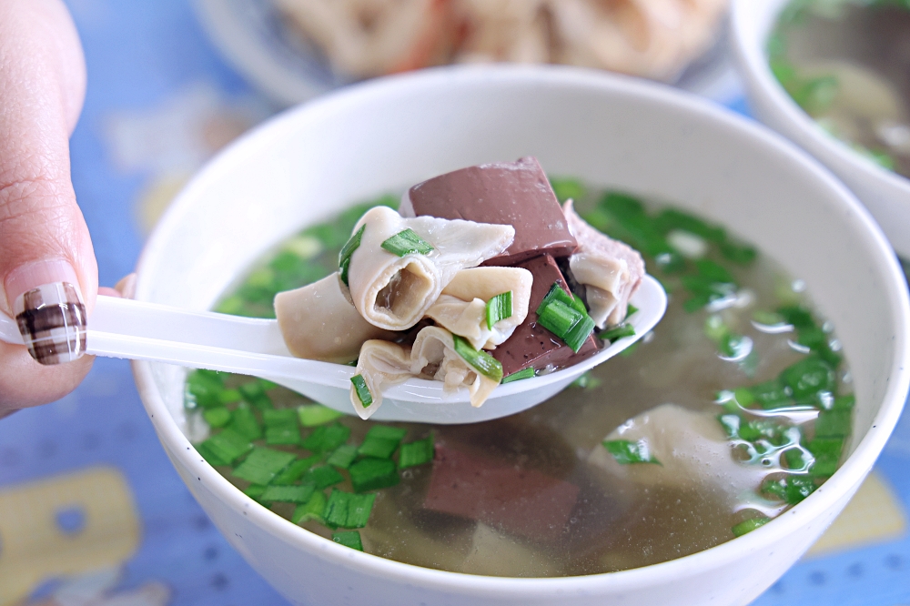 浯江御麵館 | 清水北方小麵館，牛肉麵加湯加麵不加價，什錦豬血湯料多實在有推！