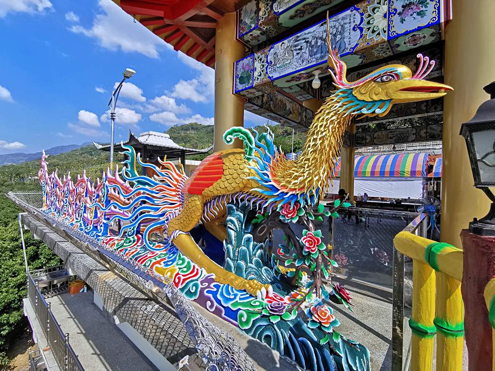 南投中寮金龍山法華寺 | 全台最壯觀百米超巨雙金龍步道，沿山直上盤踞天際，南投免門票景點推薦！