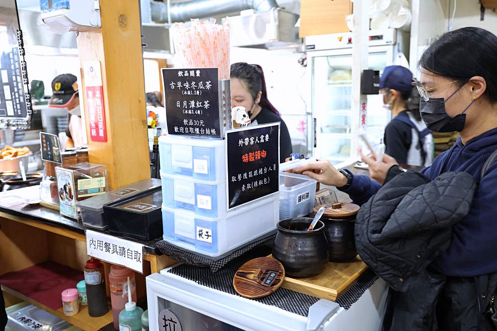 竹仔腳麵食館 | 南屯老街人氣美食，40年老店生意超好，江湖盛傳被麵食耽誤的滷味店就這間！