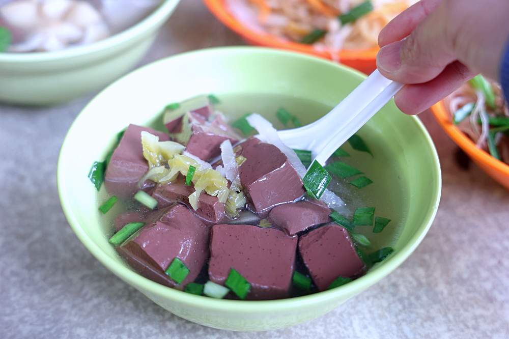 南福祠炒麵豬血湯 | 豐原人早餐就要吃炒麵，古早味肉燥加源美，內臟控必點cp值超高綜合湯！