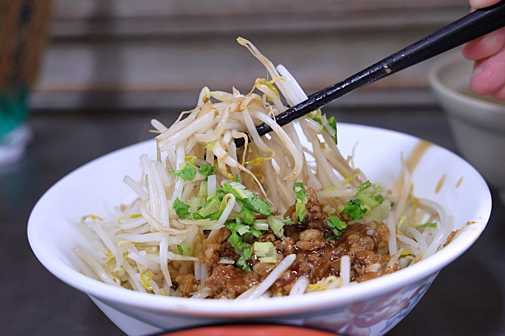 大庄肉圓 | 梧棲50年肉圓老店的最夯餐點竟然不是肉圓，而是肉圓蓋飯、肉圓蓋麵，特色梧棲小吃推薦！