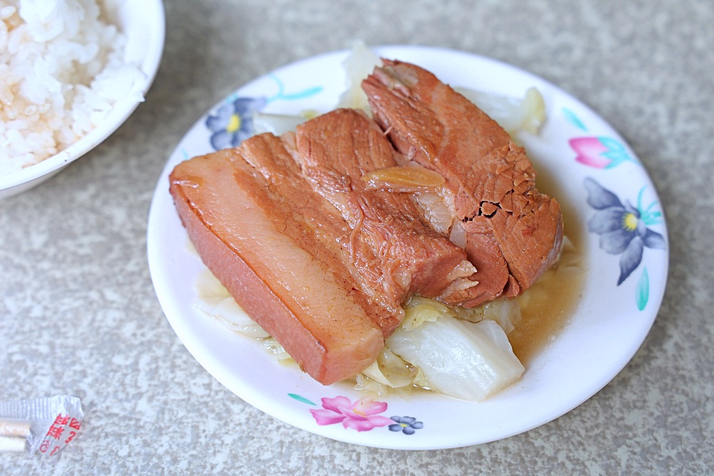 魯肉賴 | 最接地氣的豐原早午餐！豬腳飯、爌肉飯、肉排飯一賣快40年，豐原必吃美食推薦！