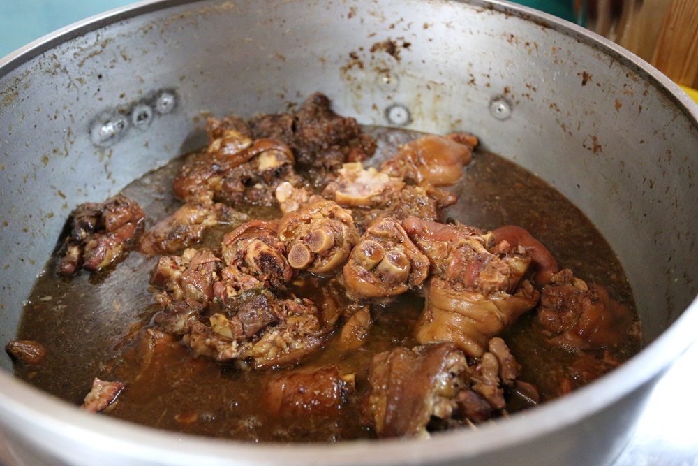 魯肉賴 | 最接地氣的豐原早午餐！豬腳飯、爌肉飯、肉排飯一賣快40年，豐原必吃美食推薦！