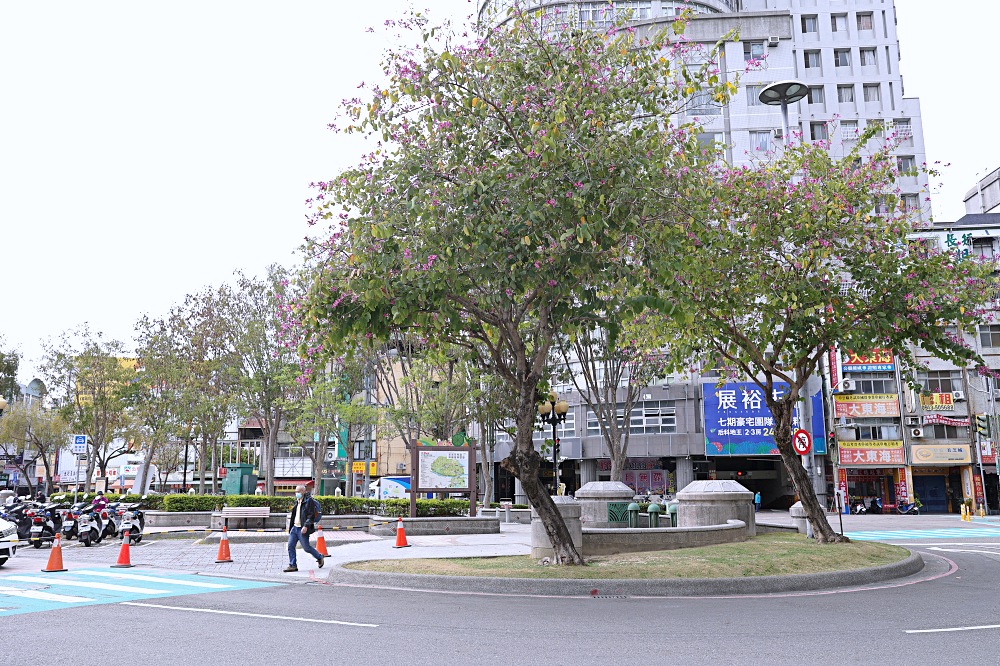 豐原轉運中心 | 與豐原車站比鄰，豐原公車、國道客運、立體停車場，離廟東夜市很近，豐原新地標！