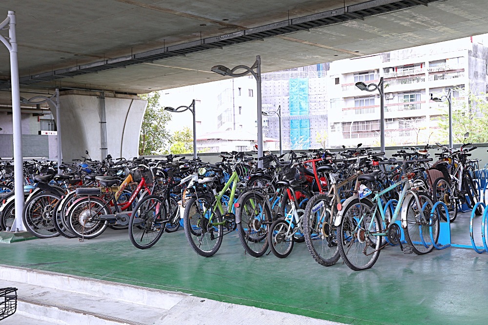 豐原轉運中心 | 與豐原車站比鄰，豐原公車、國道客運、立體停車場，離廟東夜市很近，豐原新地標！