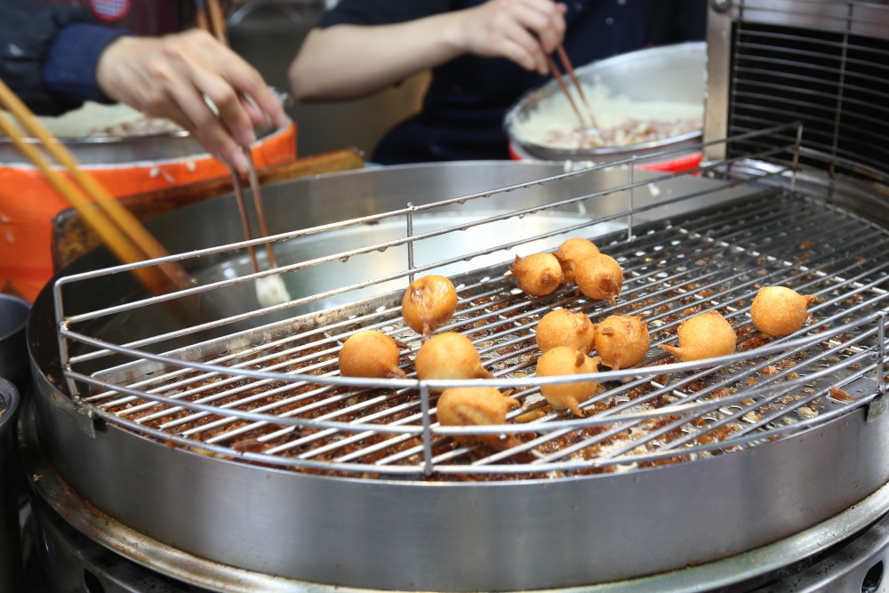 廟東菱角酥 | 豐原廟東必吃小吃，廟東菱角酥比羅記菱角酥多了起司、芋頭，口味更多！