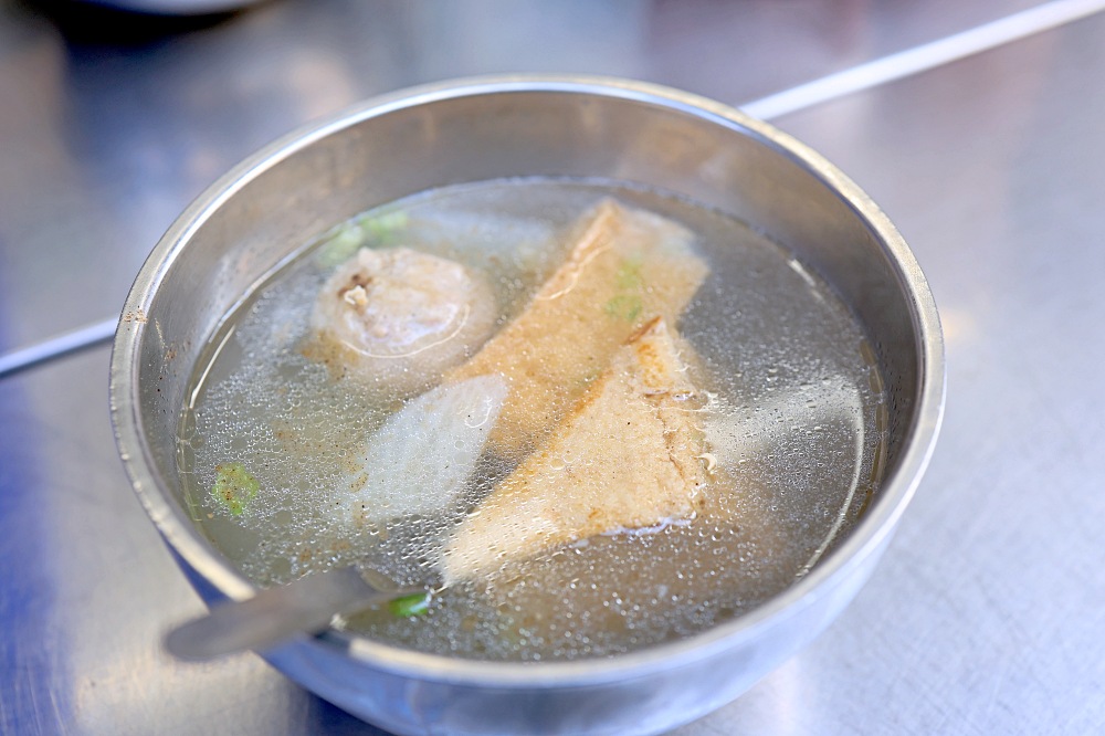 油豆腐貢丸湯