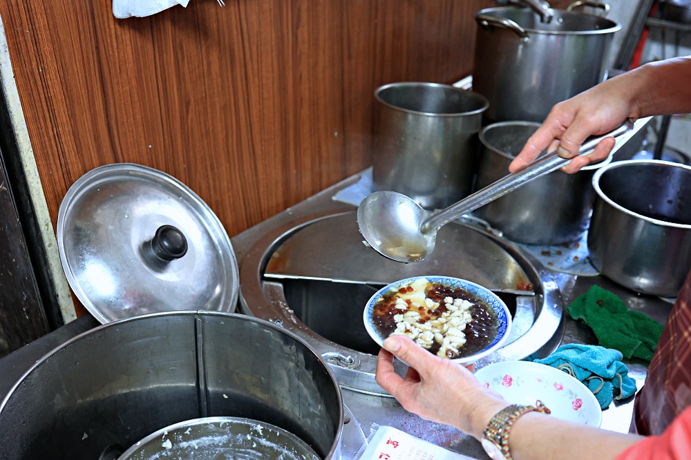 歌王豆花粉圓 | 梧棲第一市場人氣豆花店，料多實在又有豆香，一賣40年，梧棲人氣小吃