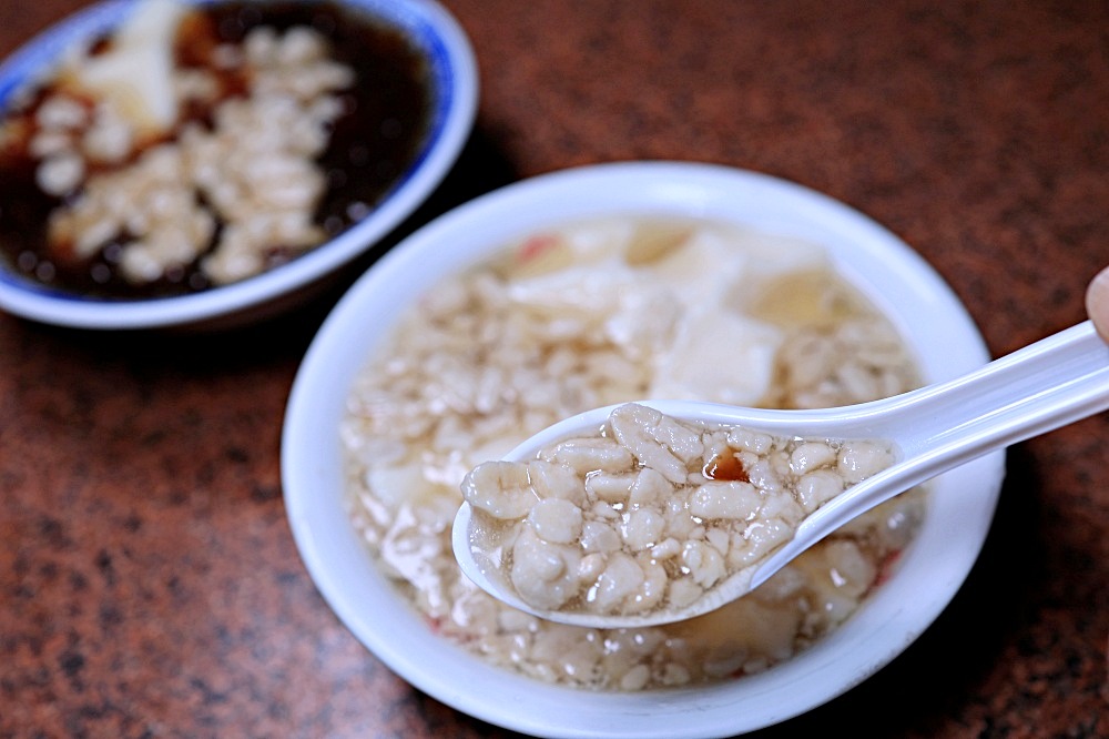 歌王豆花粉圓 | 梧棲第一市場人氣豆花店，料多實在又有豆香，一賣40年，梧棲人氣小吃