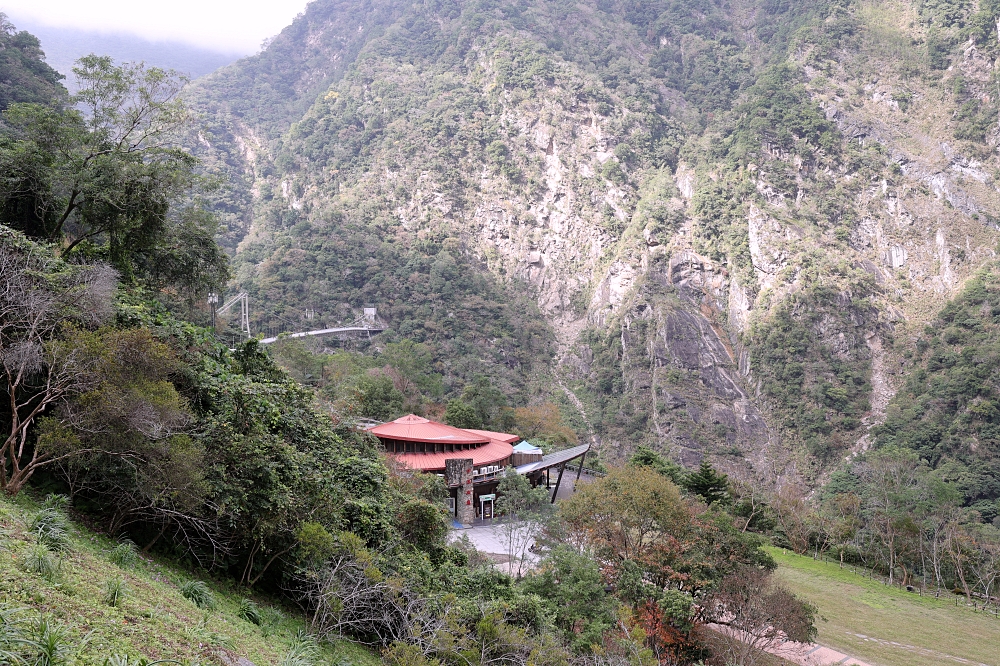 太魯閣部落灣住宿 | 群山環抱的原住民風小木屋，住在太魯閣國家公園裡享受天籟！