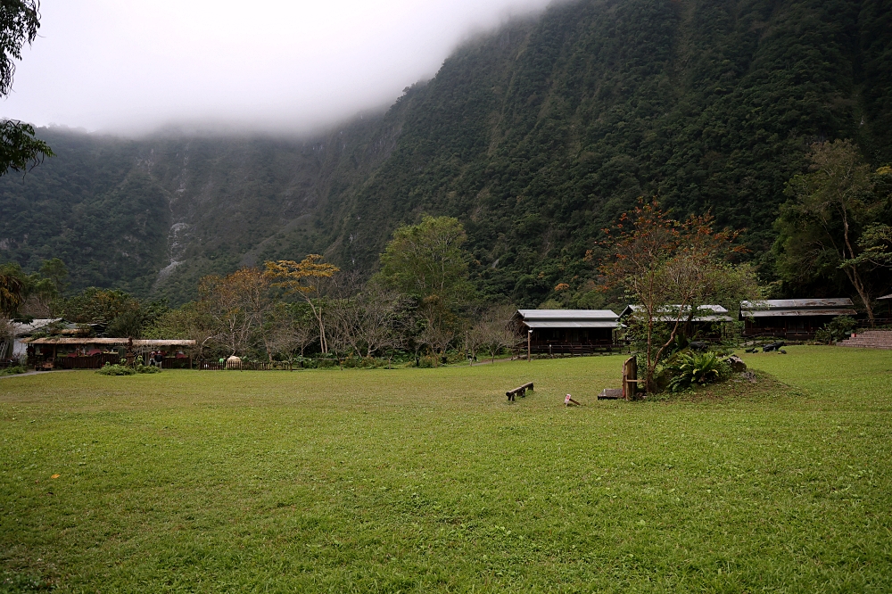 太魯閣部落灣住宿 | 群山環抱的原住民風小木屋，住在太魯閣國家公園裡享受天籟！