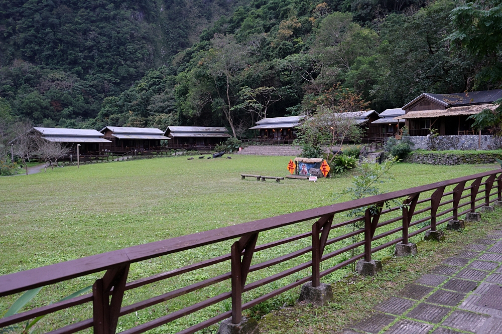 太魯閣部落灣住宿 | 群山環抱的原住民風小木屋，住在太魯閣國家公園裡享受天籟！