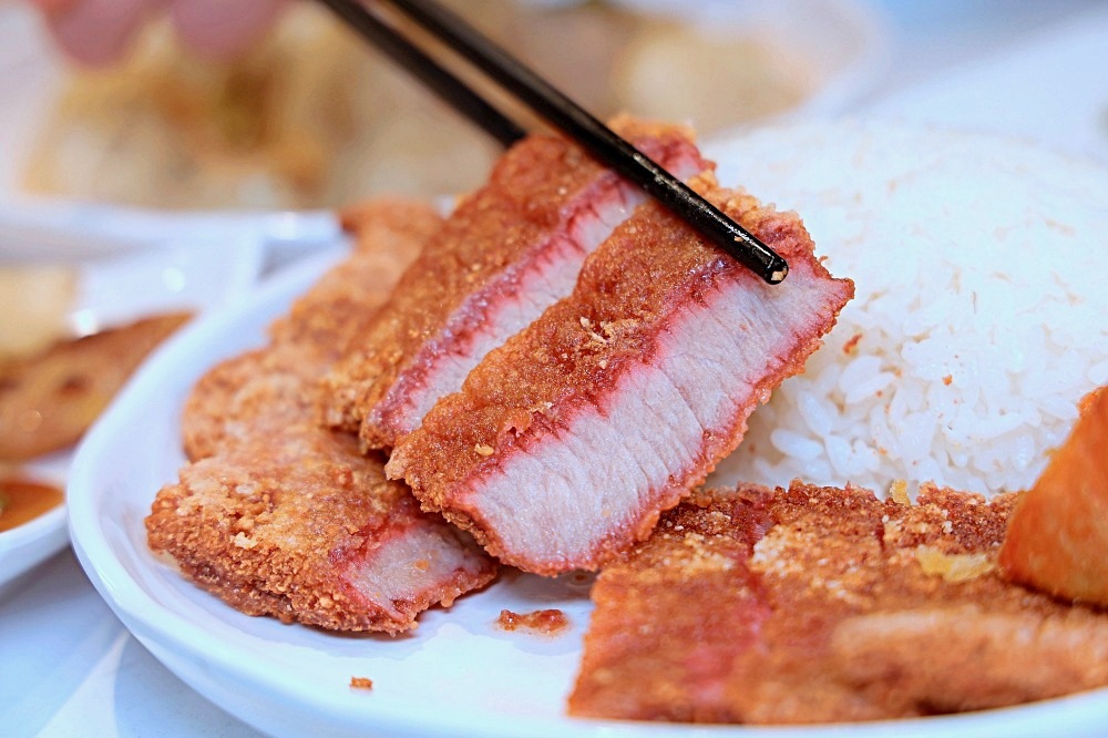 客來樂夜食 | 宵夜吃什麼？台中深夜食堂全新推出酸菜牛肉麵和厚切豬排咖哩飯，台中宵夜推薦！